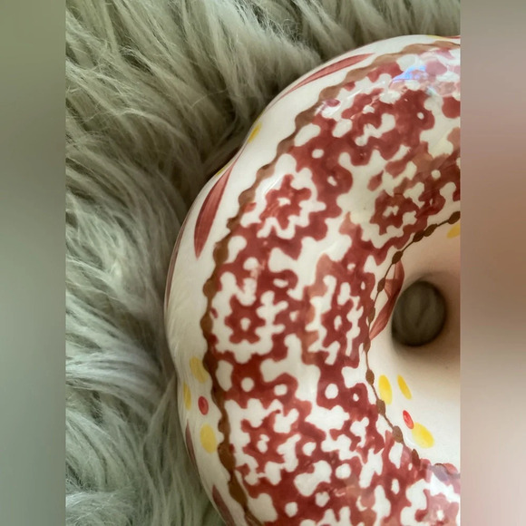 Temp-tations Old World Red Tara Tesher
 Hand Painted Mini
Ceramic Bunt Pans (4) - Picture 7 of 7